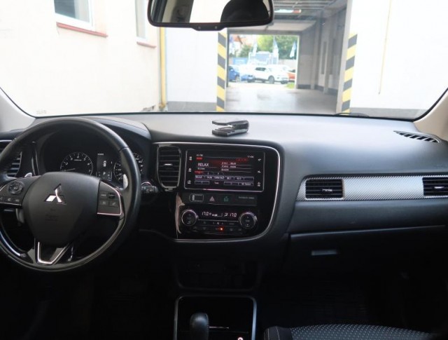 Mitsubishi Outlander  2.0 