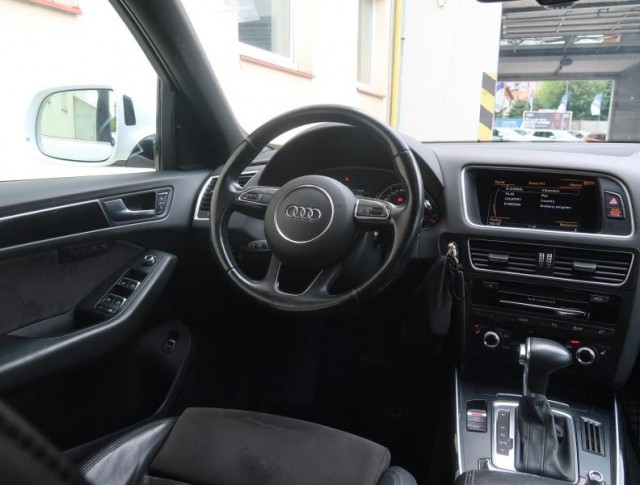 Audi Q5  2.0 TDI sport