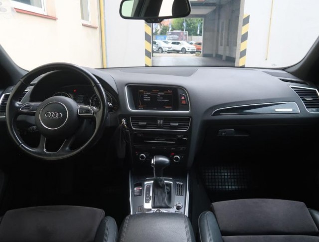 Audi Q5  2.0 TDI sport