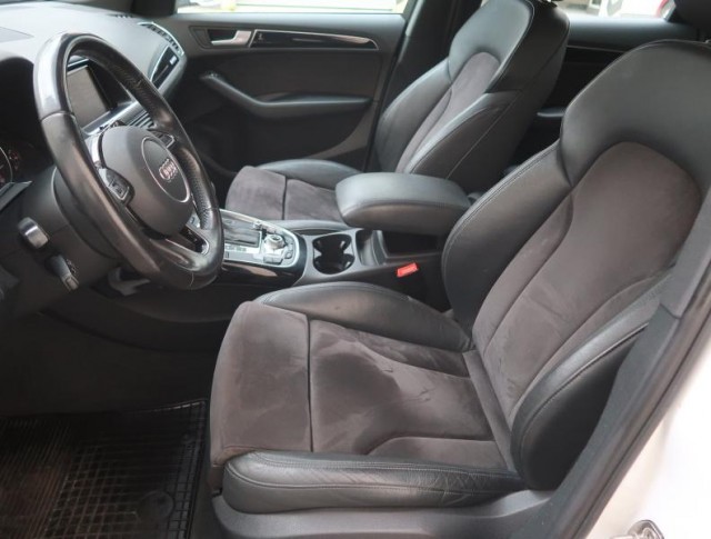 Audi Q5  2.0 TDI sport
