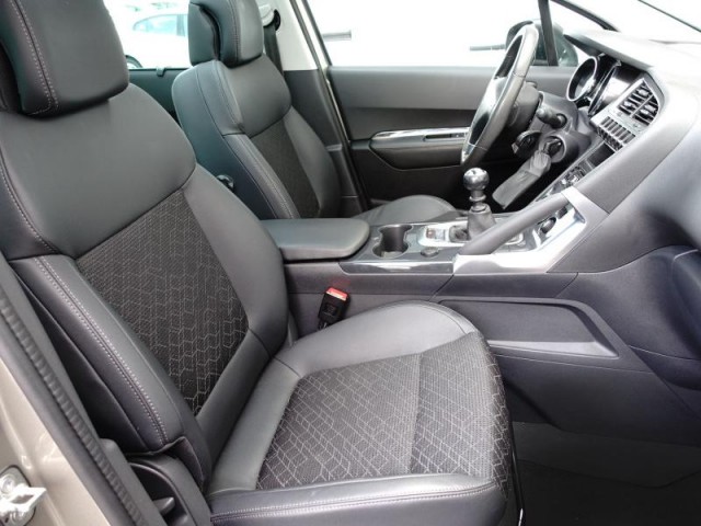Peugeot 3008  1.6 BlueHDi 