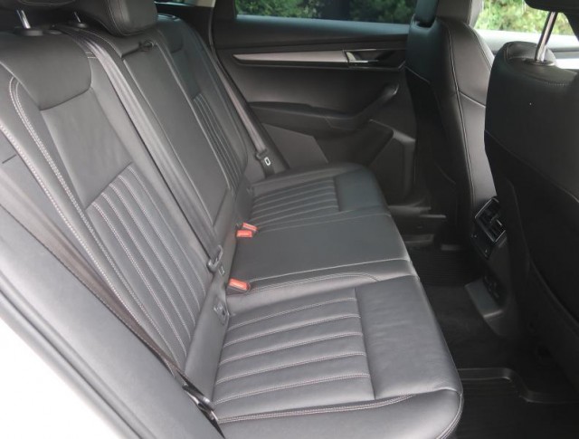 Škoda Karoq  1.6 TDI Style Plus