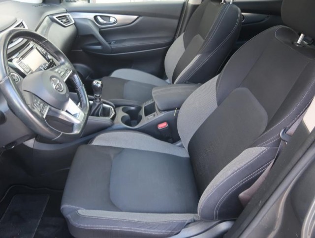 Nissan Qashqai  1.5 dCi N-Connecta