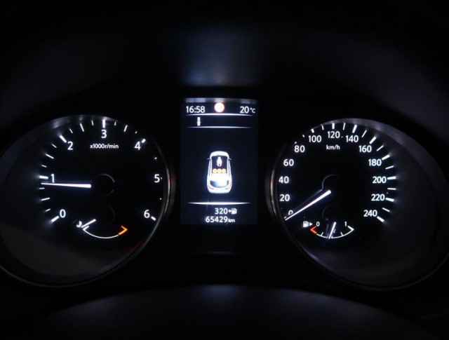 Nissan Qashqai  1.5 dCi N-Connecta