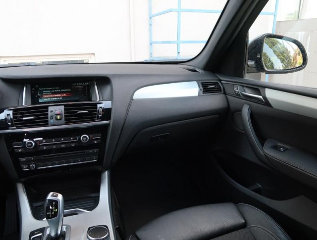 BMW X3  xDrive20i 