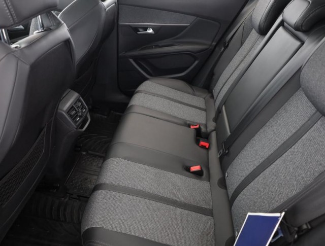 Peugeot 3008  1.6 BlueHDi Allure
