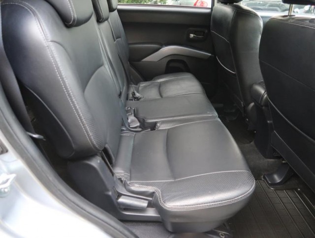 Peugeot 4007  2.2 HDI 