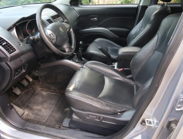 Peugeot 4007  2.2 HDI 