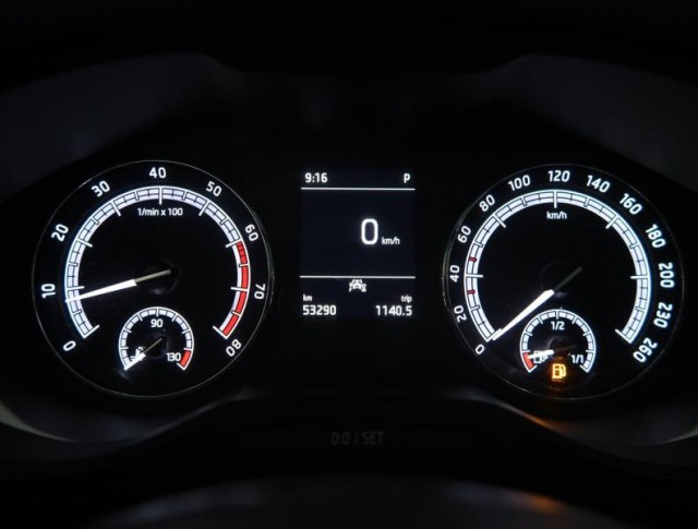 Škoda Karoq  1.5 TSI 