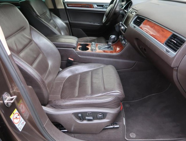 Volkswagen Touareg  3.0 TDI 