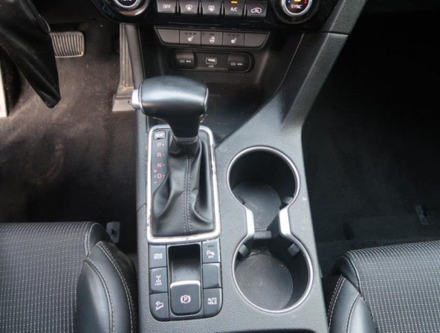 Kia Sportage  2.0 CRDi 