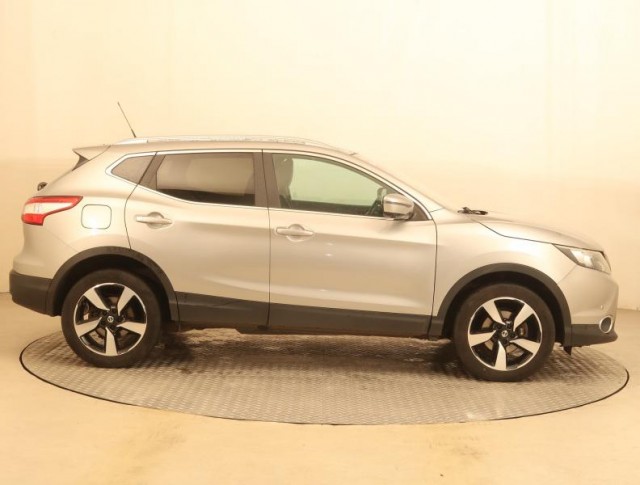 Nissan Qashqai  1.6 DIG-T 