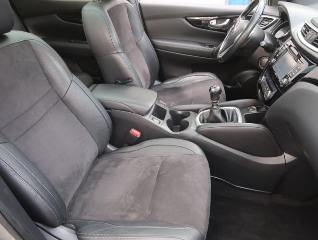 Nissan Qashqai  1.6 DIG-T 