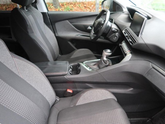 Peugeot 5008  1.6 BlueHDi 
