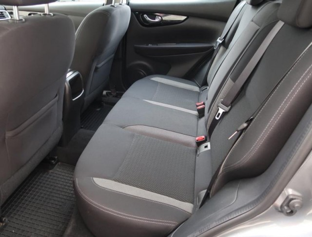 Nissan Qashqai  1.3 DIG-T 
