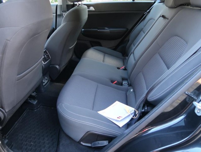 Kia Sportage  2.0 CRDi 