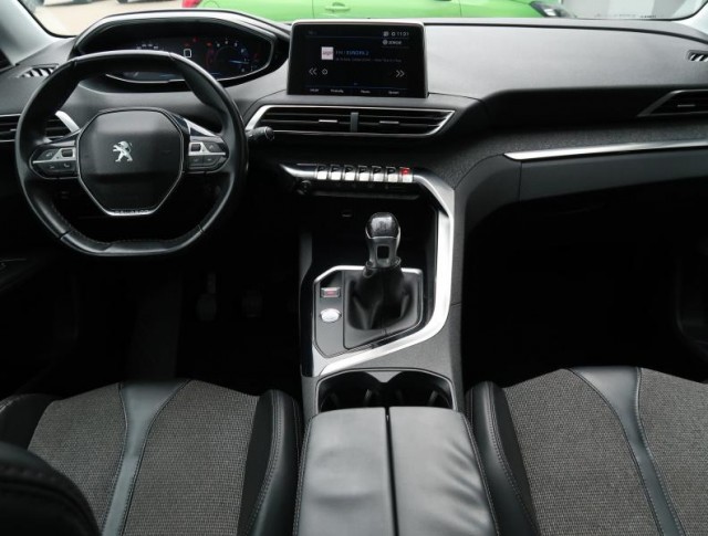 Peugeot 3008  1.2 PureTech 