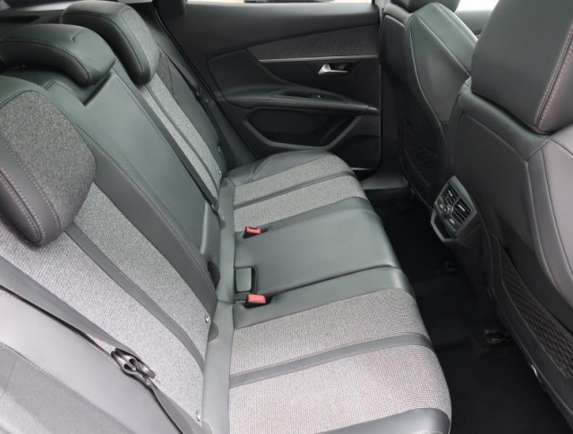 Peugeot 3008  1.2 PureTech 