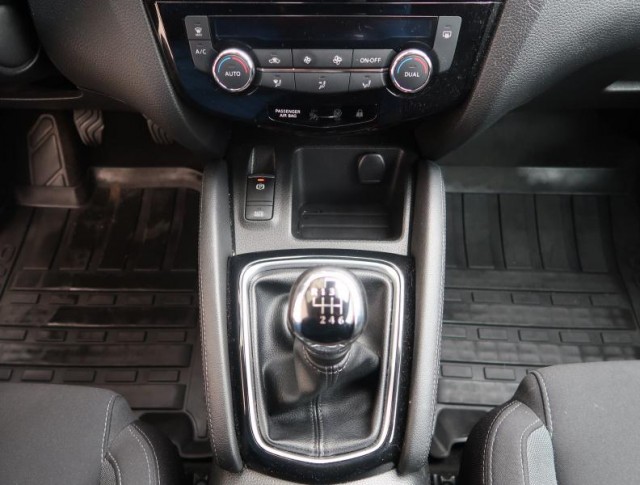 Nissan Qashqai  1.2 DIG-T 