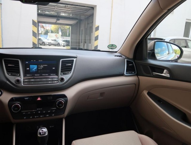 Hyundai Tucson  2.0 CRDi 