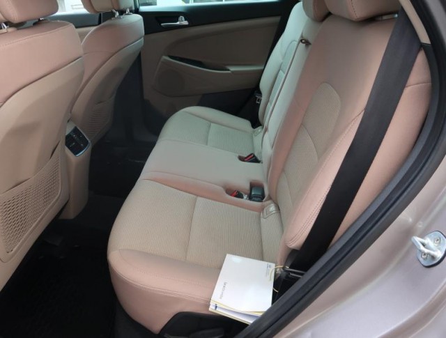 Hyundai Tucson  2.0 CRDi 