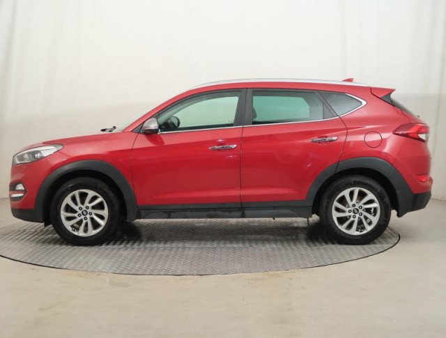 Hyundai Tucson  1.7 CRDi Trikolor