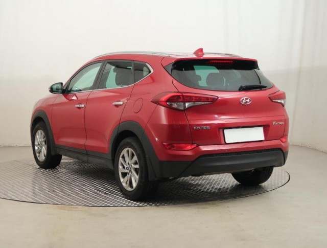 Hyundai Tucson  1.7 CRDi Trikolor