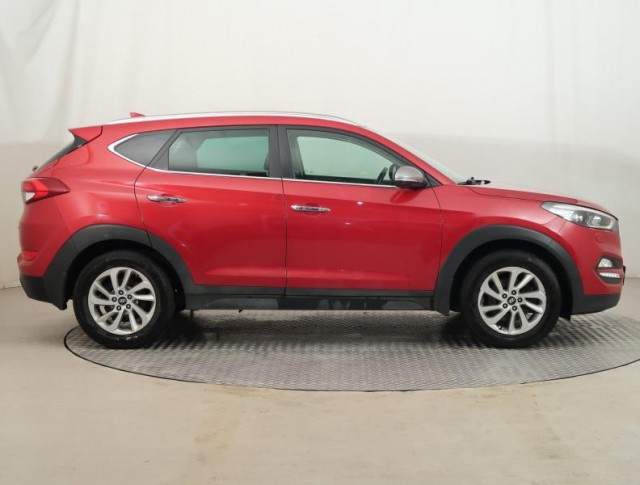 Hyundai Tucson  1.7 CRDi Trikolor
