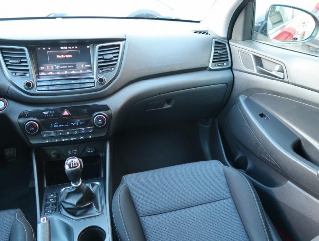 Hyundai Tucson  1.7 CRDi Trikolor