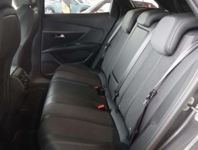 Peugeot 3008  1.5 BlueHDi GT Line