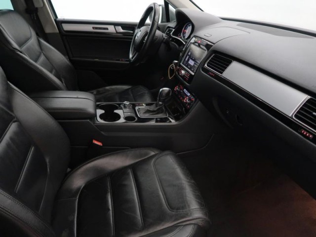 Volkswagen Touareg  3.0 TDI 