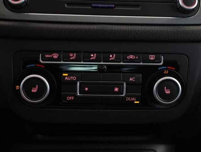 Volkswagen Tiguan  2.0 TDI 