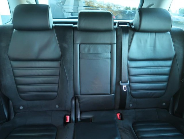 Volkswagen Touareg  3.0 TDI R-Line