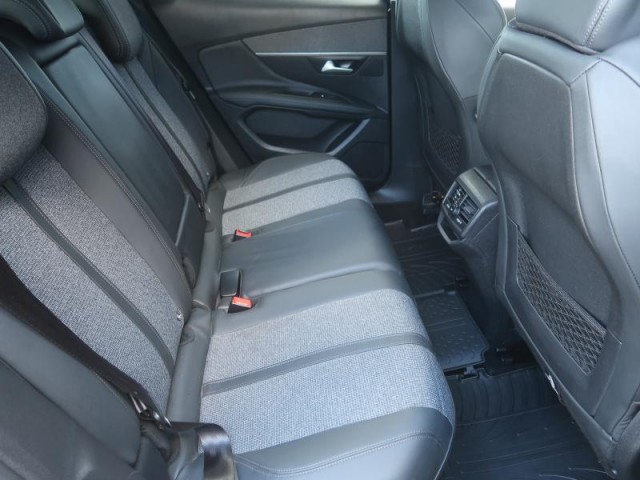 Peugeot 3008  1.2 PureTech Allure