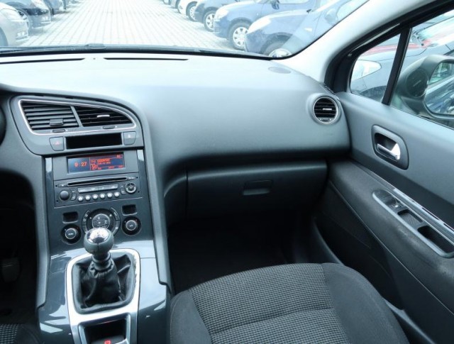 Peugeot 5008  1.6 HDi 