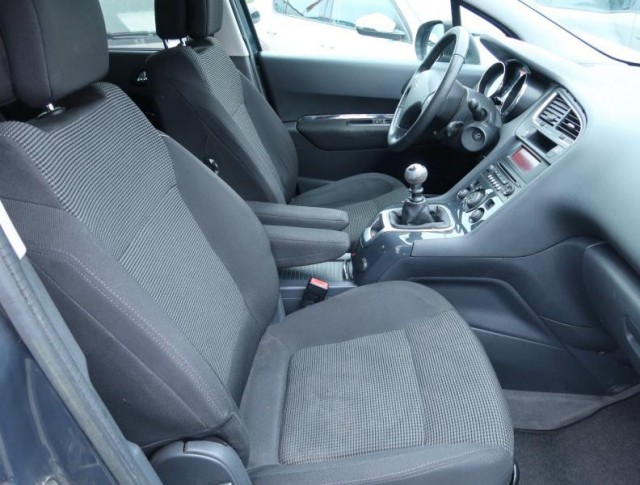 Peugeot 5008  1.6 HDi 