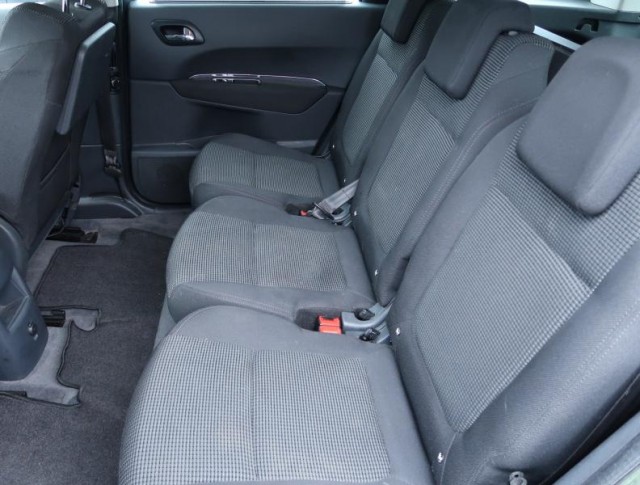 Peugeot 5008  1.6 HDi 