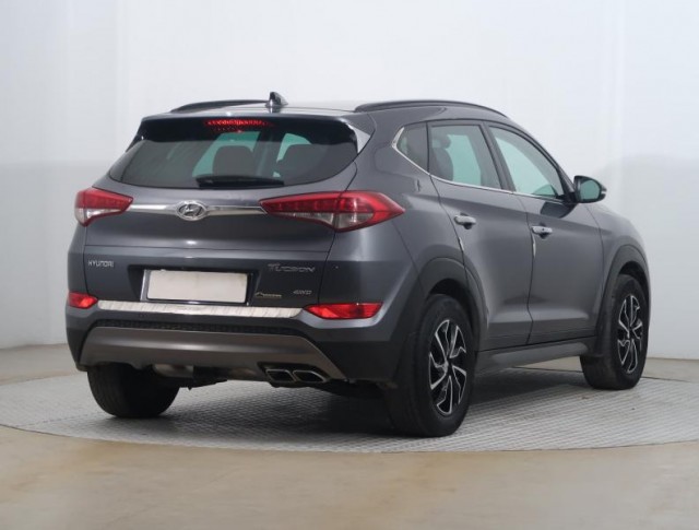 Hyundai Tucson  2.0 CRDi 