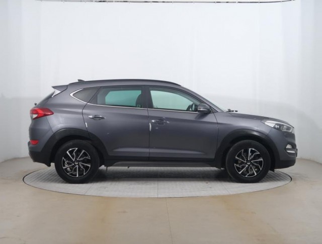 Hyundai Tucson  2.0 CRDi 
