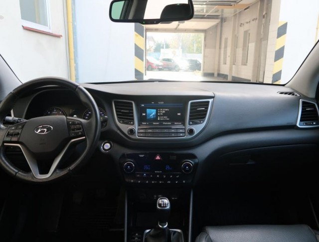 Hyundai Tucson  2.0 CRDi 