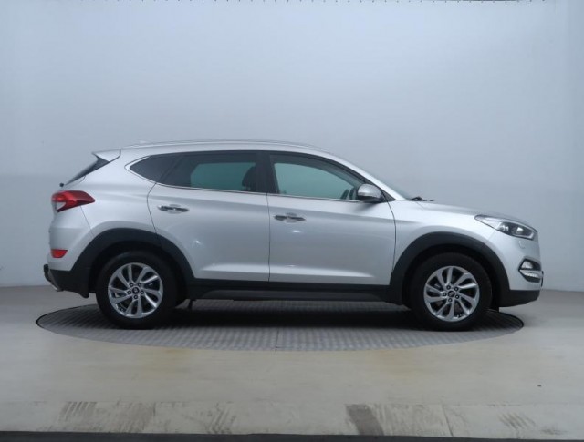 Hyundai Tucson  2.0 CRDi 