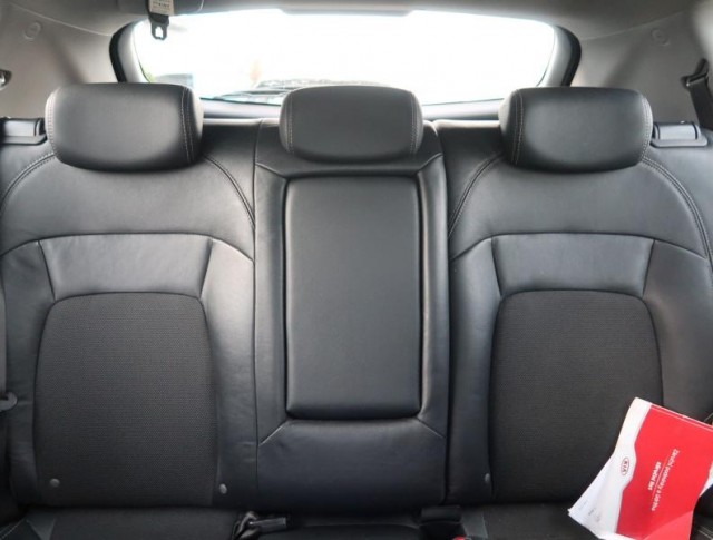 Kia Sportage  2.0 CRDi 