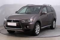 Mitsubishi Outlander  2.2 DI-D Instyle