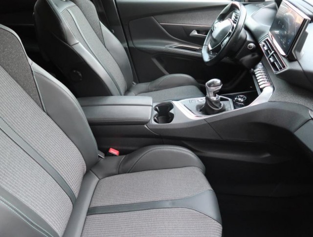 Peugeot 5008  PureTech 130 Active Pack