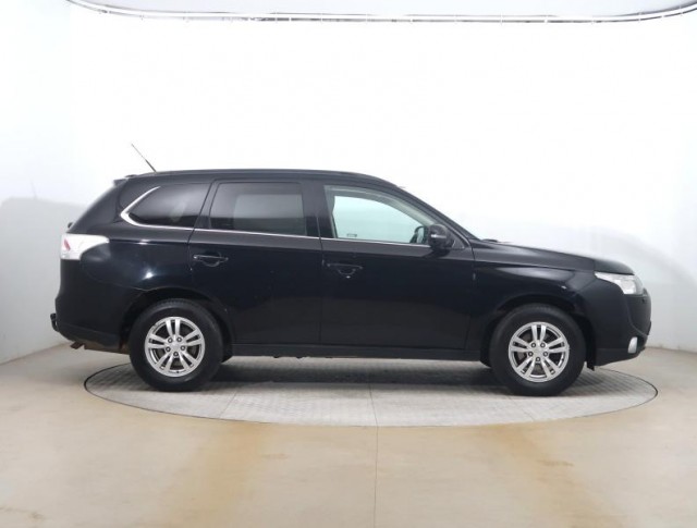 Mitsubishi Outlander  2.2 DI-D 