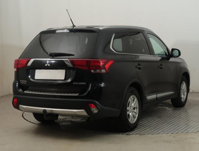 Mitsubishi Outlander  2.2 DI-D 