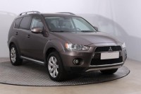 Mitsubishi Outlander  2.2 DI-D Instyle