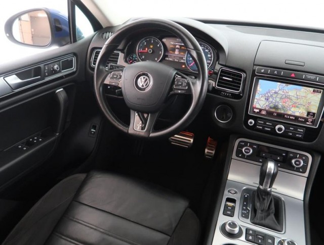 Volkswagen Touareg  3.0 TDI R-Line