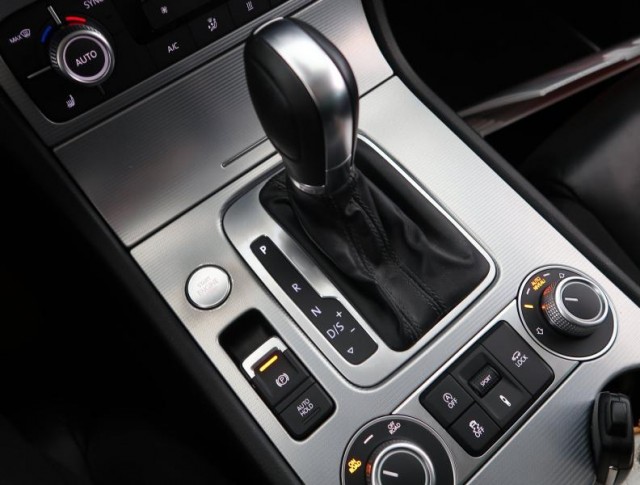 Volkswagen Touareg  3.0 TDI R-Line