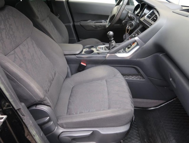 Peugeot 3008  2.0 HDi 